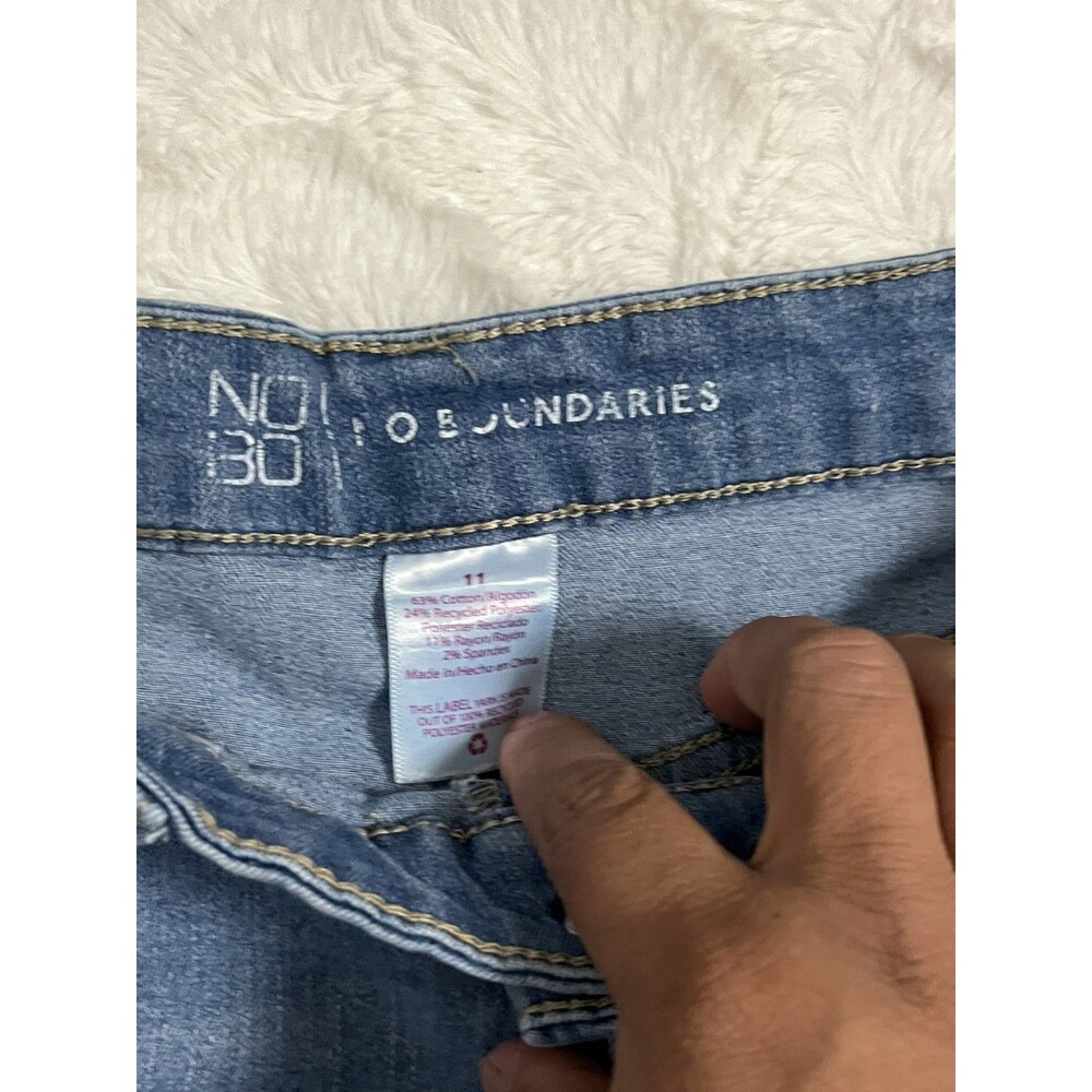 No Boundaries Women's Junior Size 11 Blue Denim Jean Shorts Cuffed - Picture 4 of 7